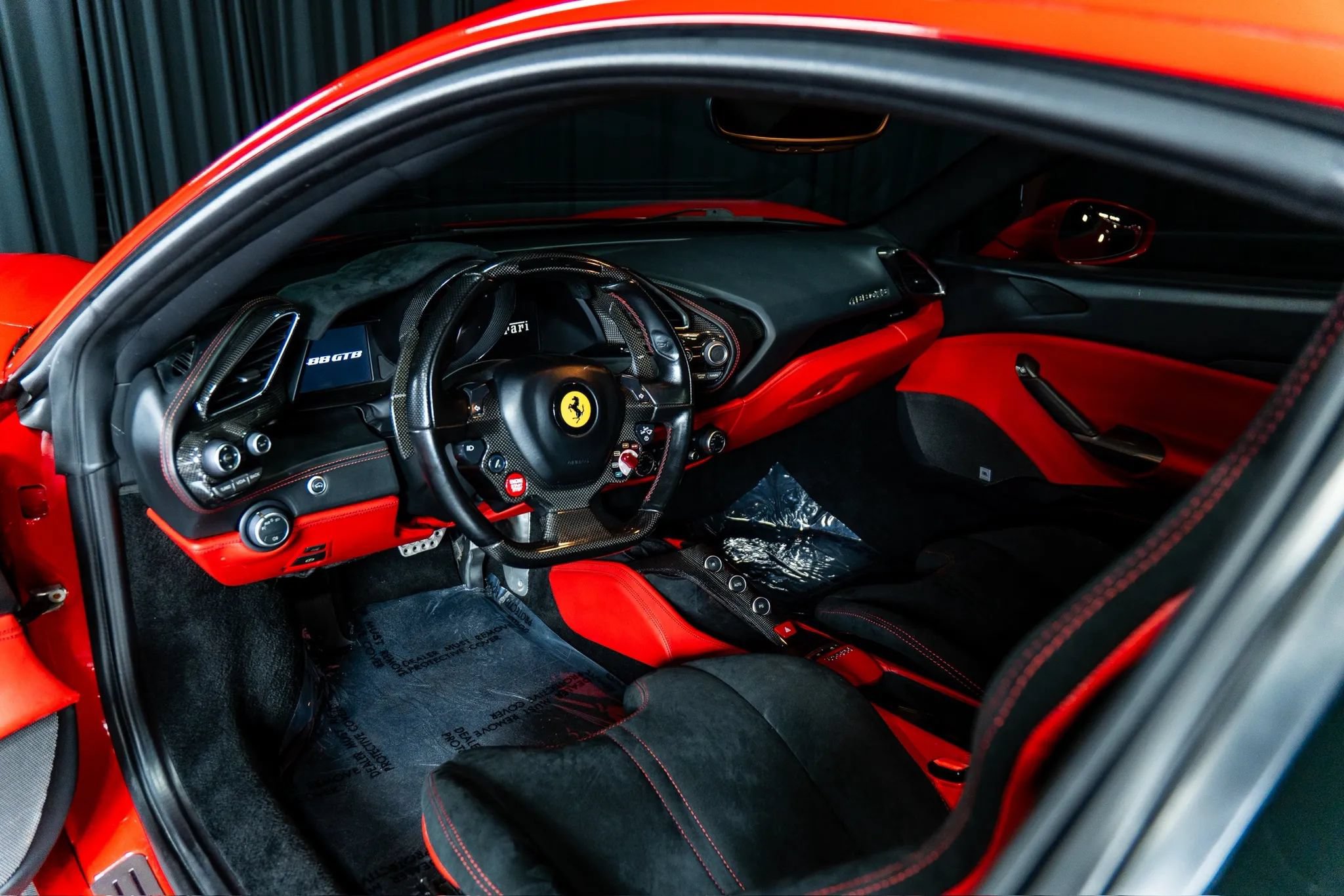 Used 2016 Ferrari 488 GTB RWD image 11