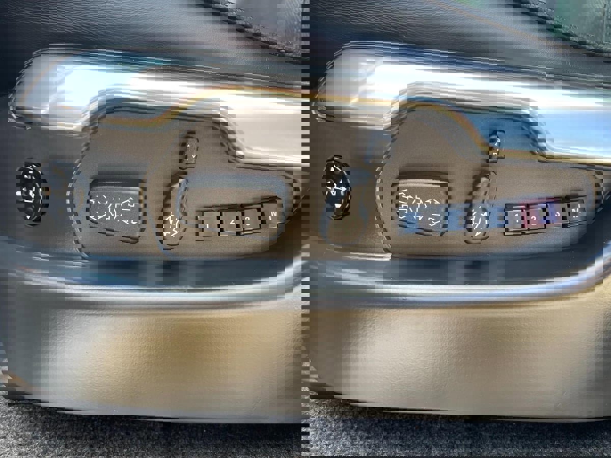 Used 2012 Land Rover Range Rover Supercharged image 12