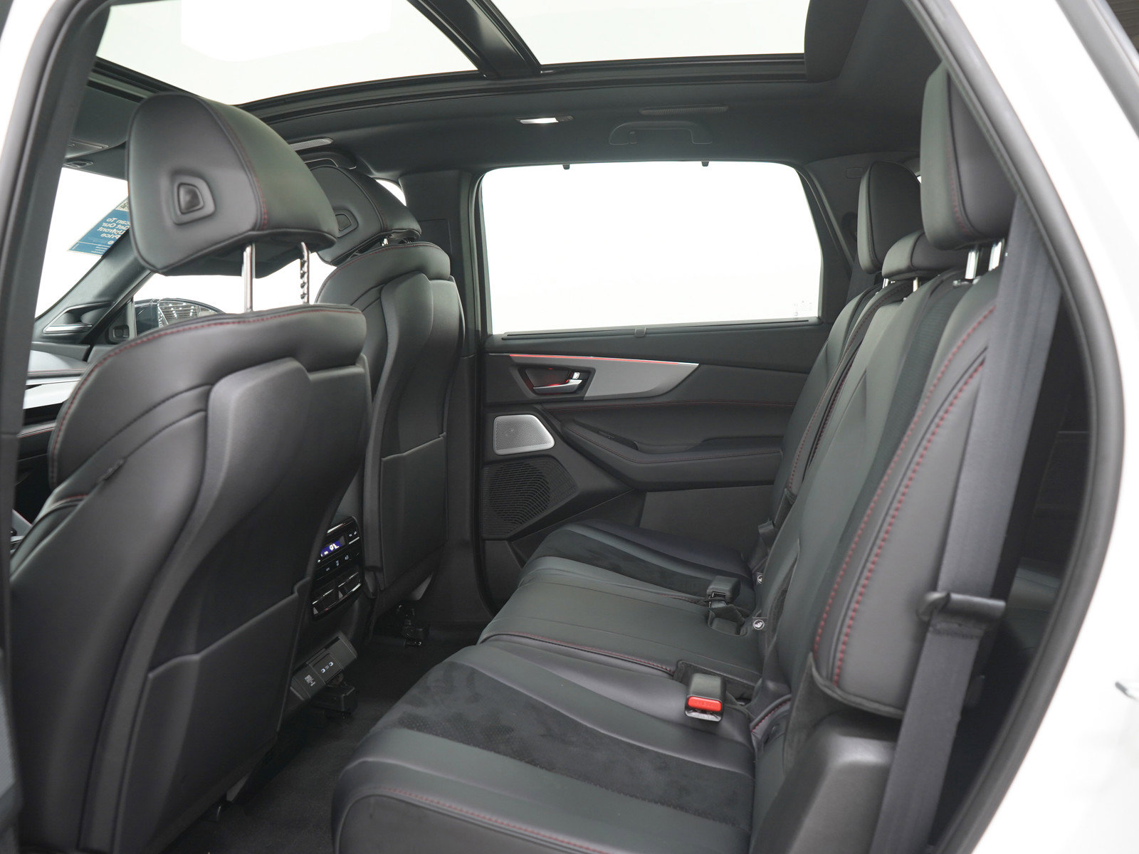 Used 2025 Acura MDX A-Spec AWD/4WD image 14