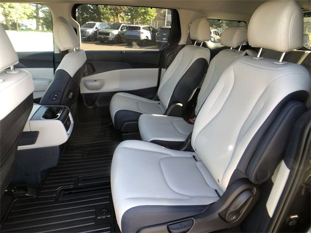New 2026 Kia Carnival EX image 22