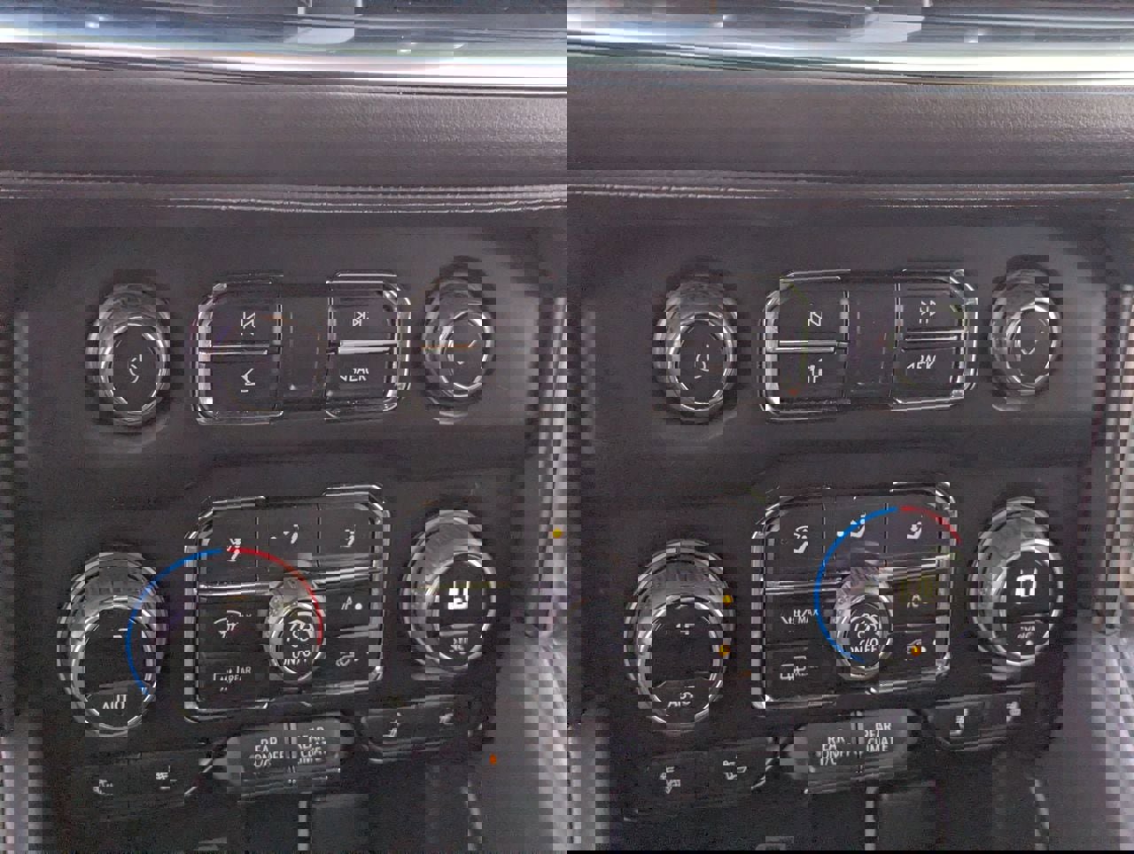 Used 2022 Chevrolet Tahoe LT w/ Luxury Package AWD/4WD image 25