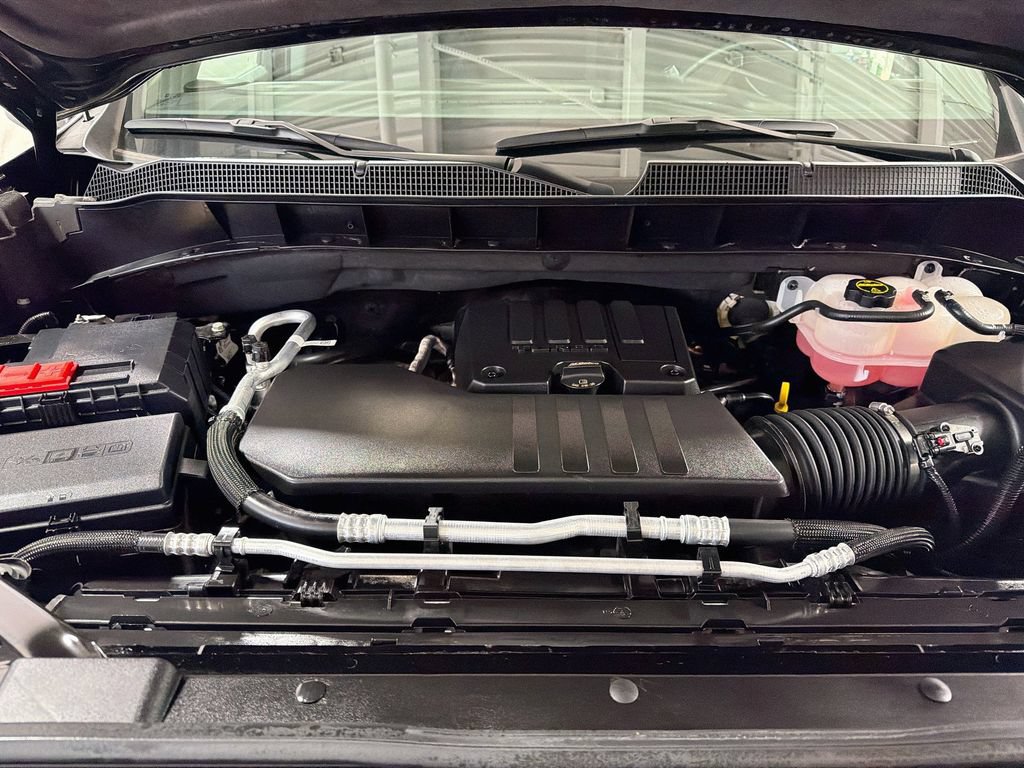 Used 2024 Chevrolet Silverado 1500 LT AWD/4WD image 31