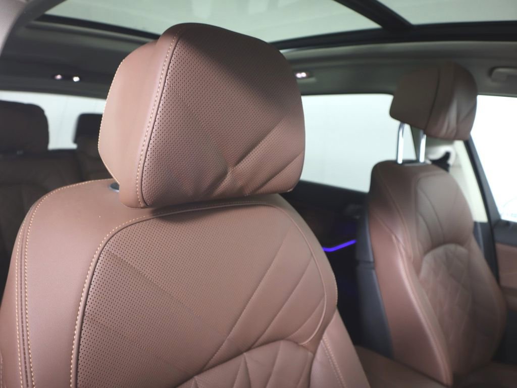 Used 2024 BMW X7 xDrive40i w/ Climate Comfort Package image 31