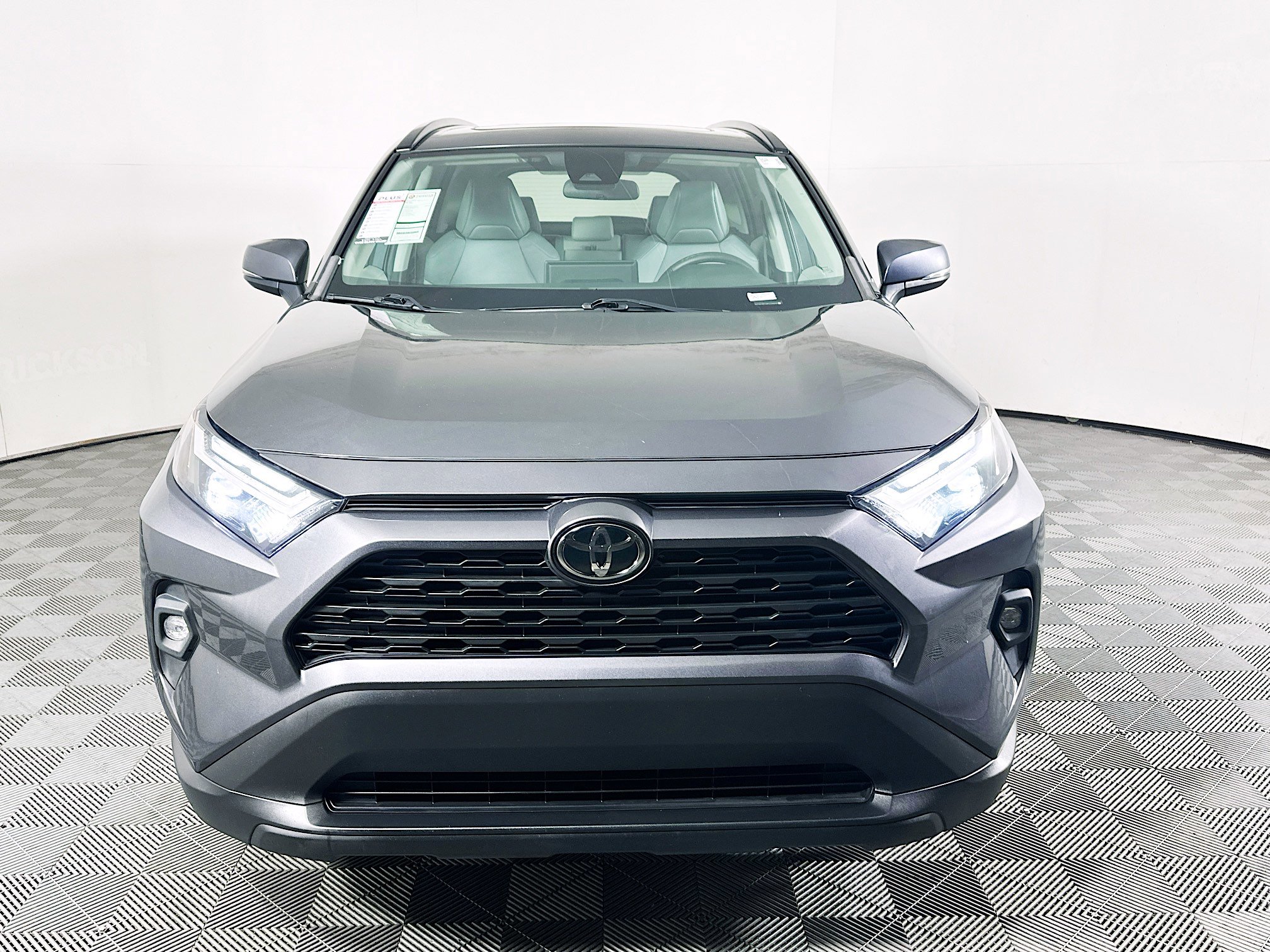Used 2023 Toyota RAV4 XLE Premium image 8
