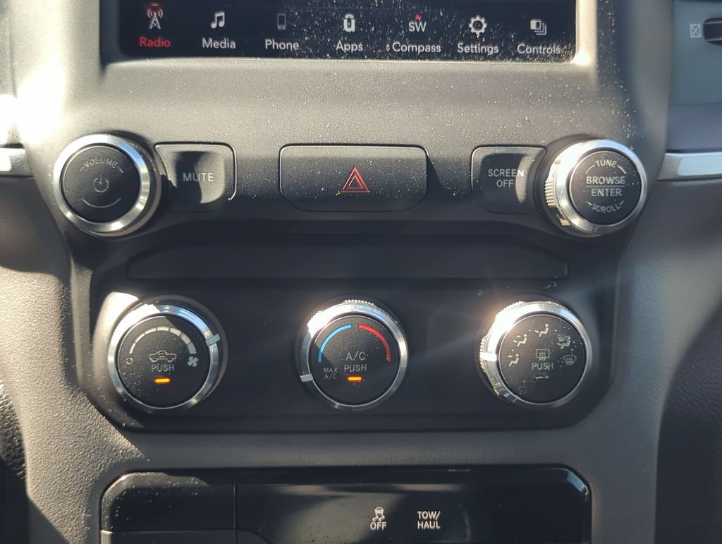 Used 2020 RAM 1500 Big Horn AWD/4WD image 19