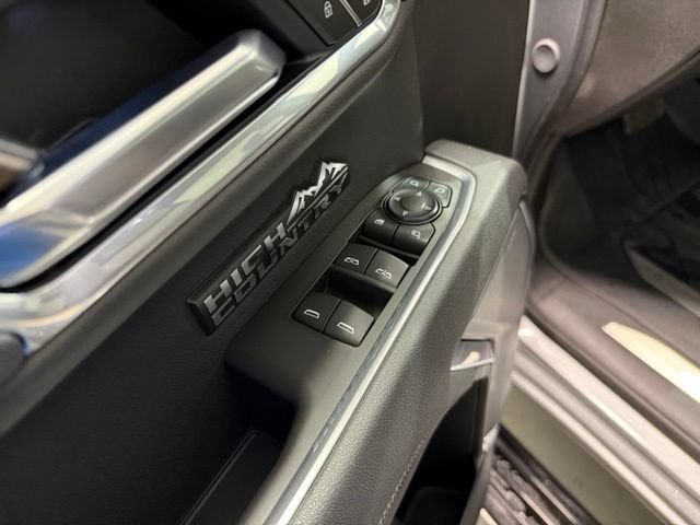 Used 2025 Chevrolet Silverado 1500 High Country AWD/4WD image 11