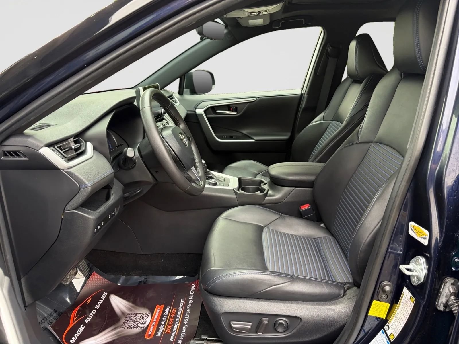 Used 2021 Toyota RAV4 XSE w/ XSE Grade Weather Package AWD/4WD image 12