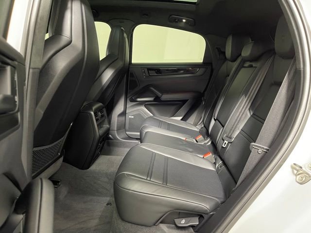 Used 2025 Porsche Cayenne GTS image 29