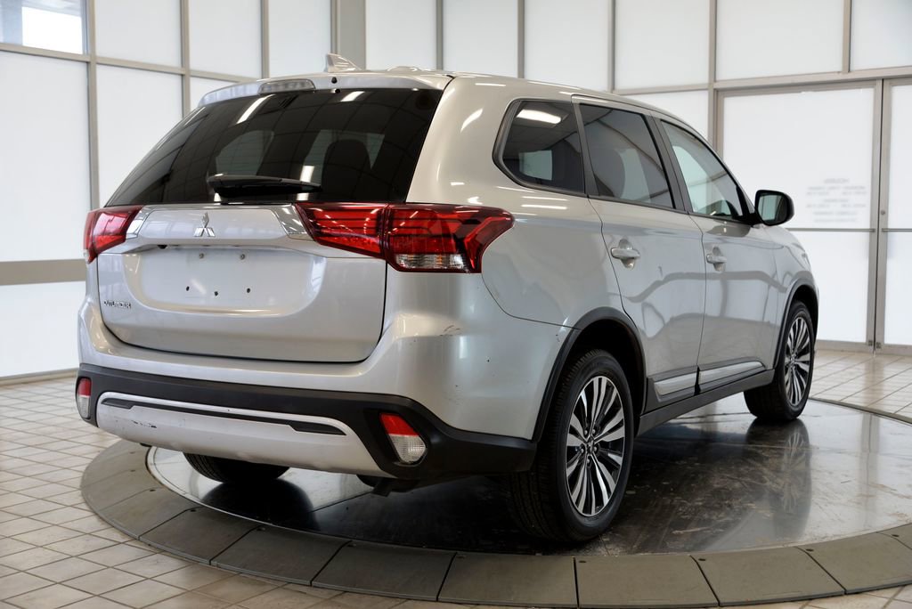 Used 2020 Mitsubishi Outlander SE image 8