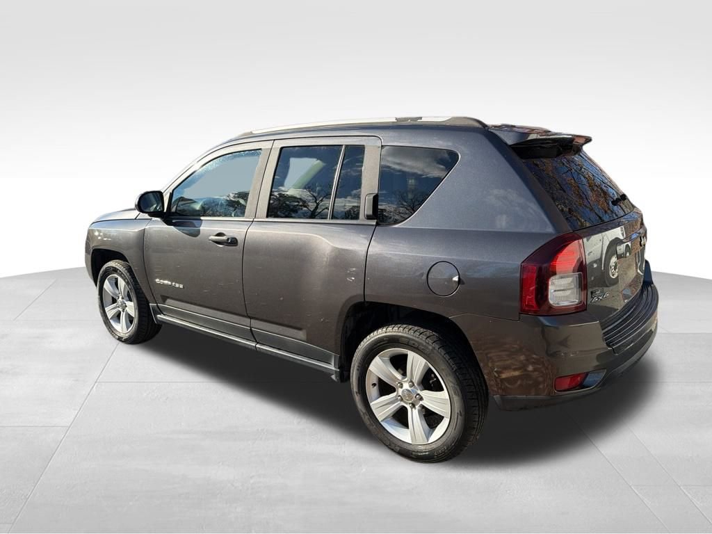 Used 2016 Jeep Compass Latitude image 5