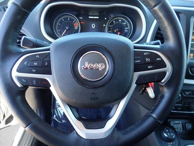 Used 2017 Jeep Cherokee Trailhawk image 12