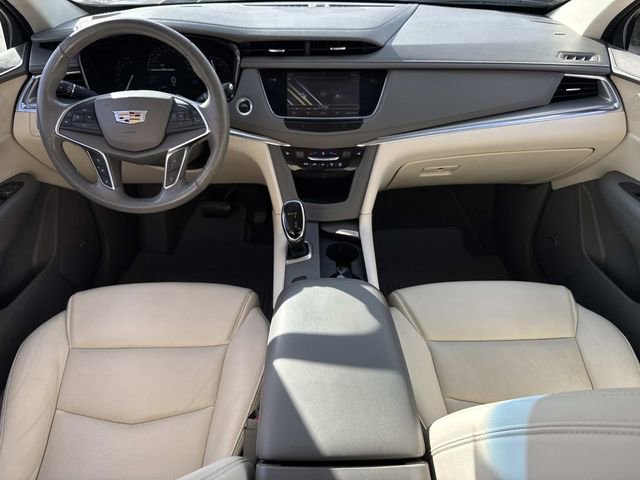 Used 2018 Cadillac XT5 Luxury w/ Driver Awareness Package image 16