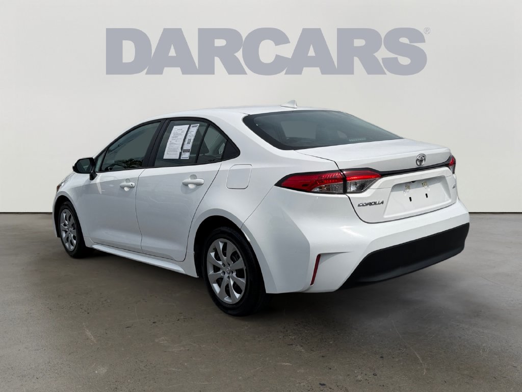 Used 2025 Toyota Corolla LE FWD image 4