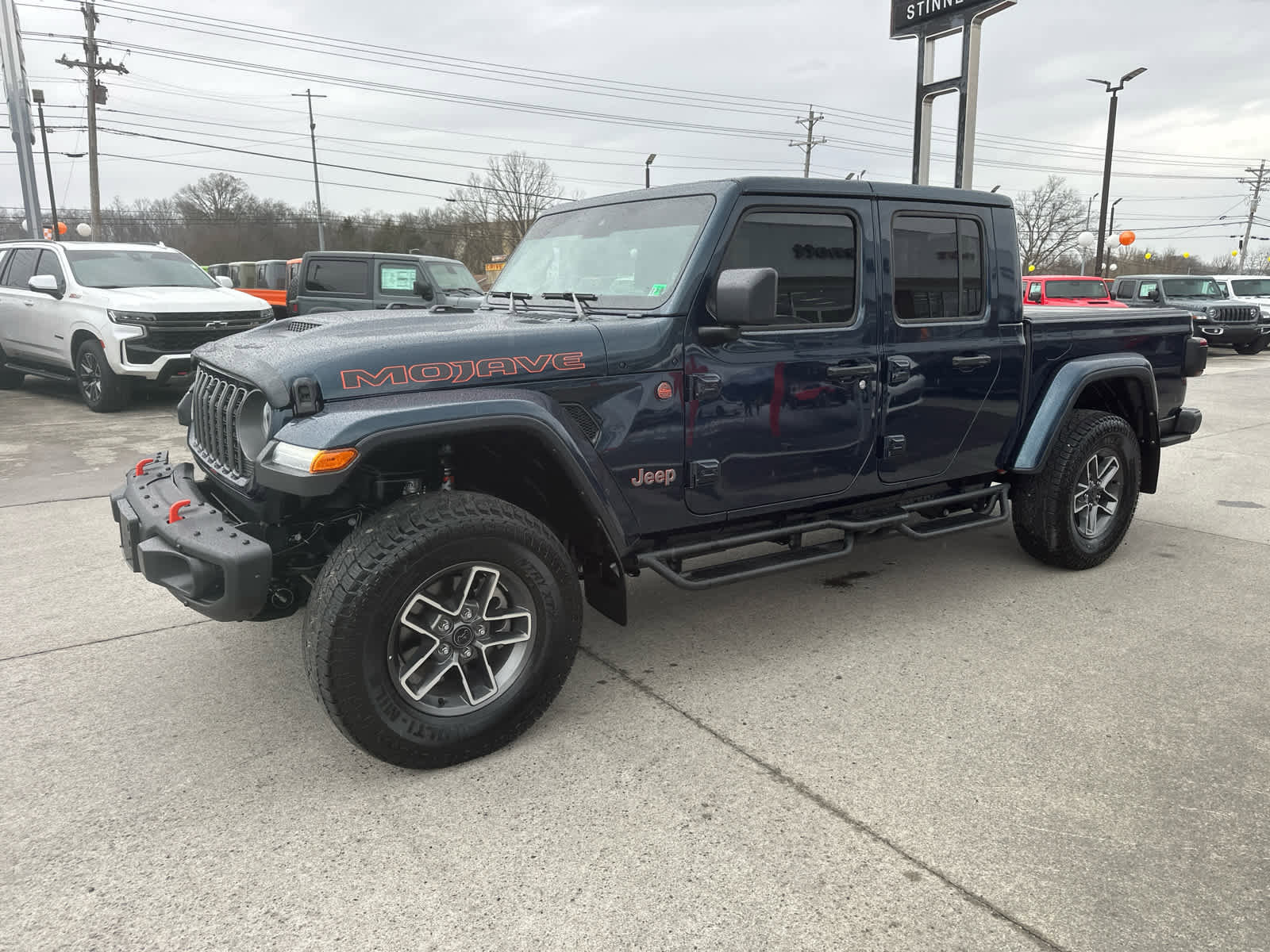 Used 2025 Jeep Gladiator Mojave AWD/4WD image 5