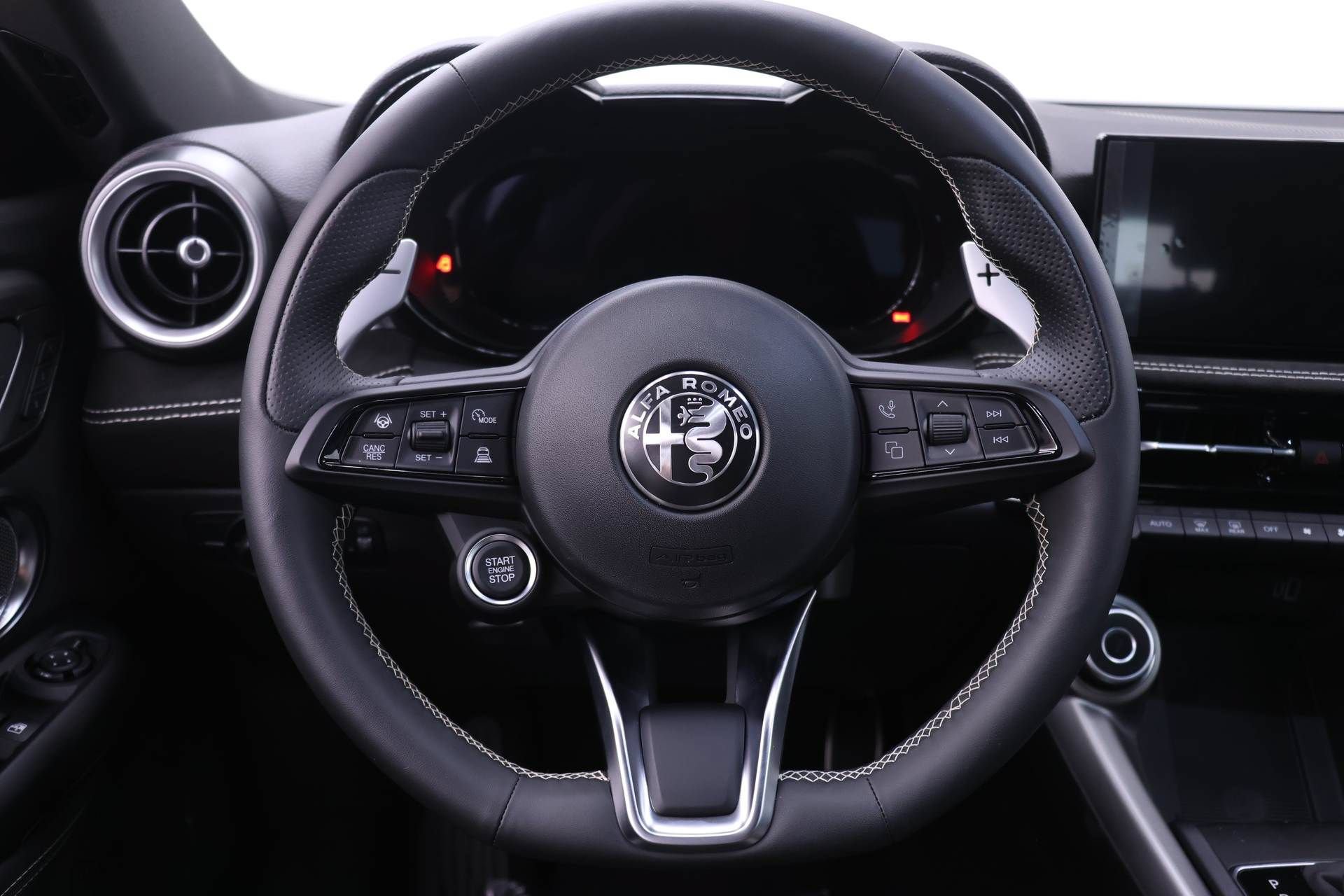 New 2026 Alfa Romeo Tonale w/ Active Assist Package AWD/4WD image 18
