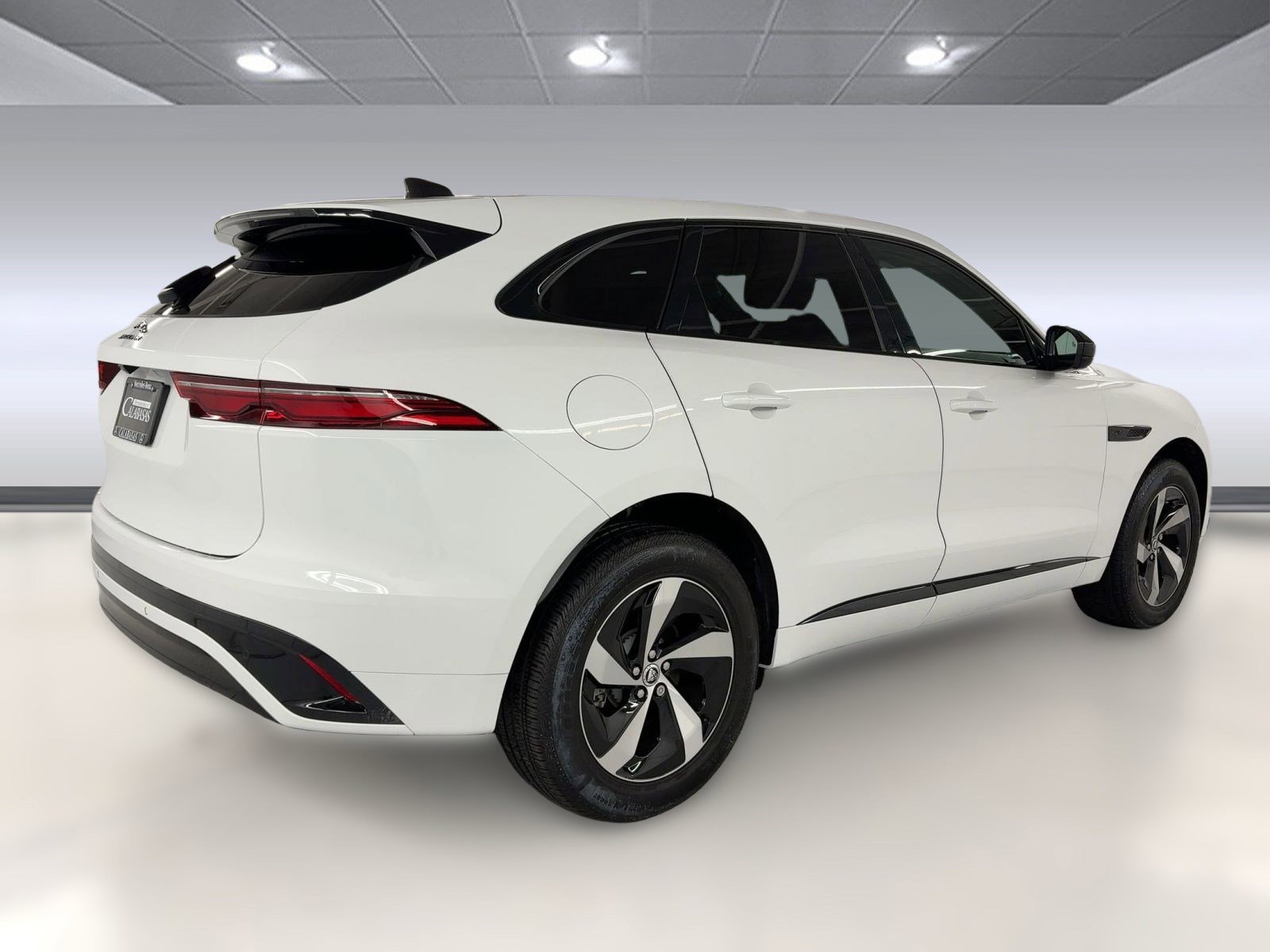 Used 2024 Jaguar F-PACE R-Dynamic S image 9