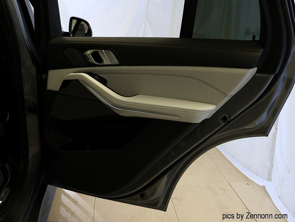 Certified 2024 BMW X5 xDrive40i w/ M Sport Package image 34