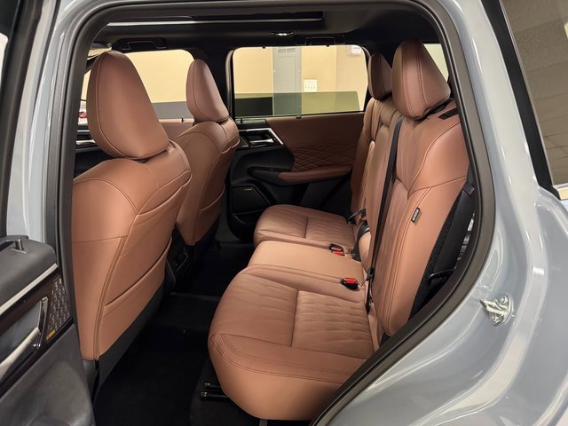 New 2025 Mitsubishi Outlander SEL image 25