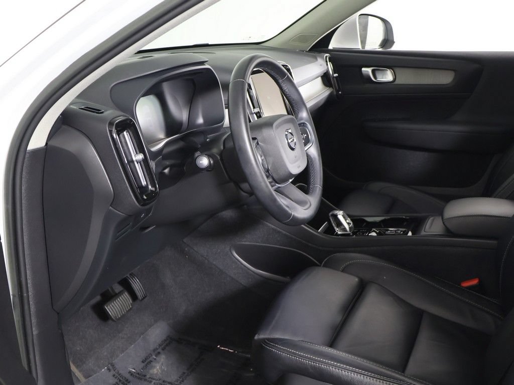Used 2023 Volvo XC40 B5 Plus w/ Protection Package Premier AWD/4WD image 26