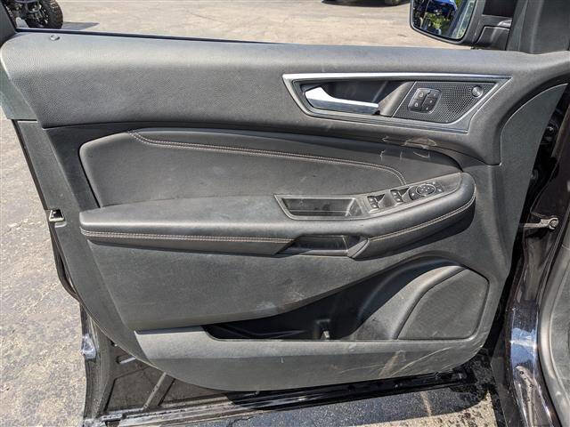 Used 2024 Ford Edge Titanium image 11