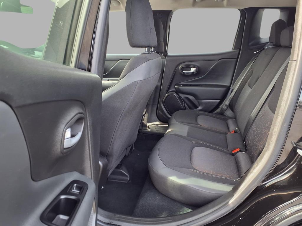 Used 2023 Jeep Renegade Latitude image 25