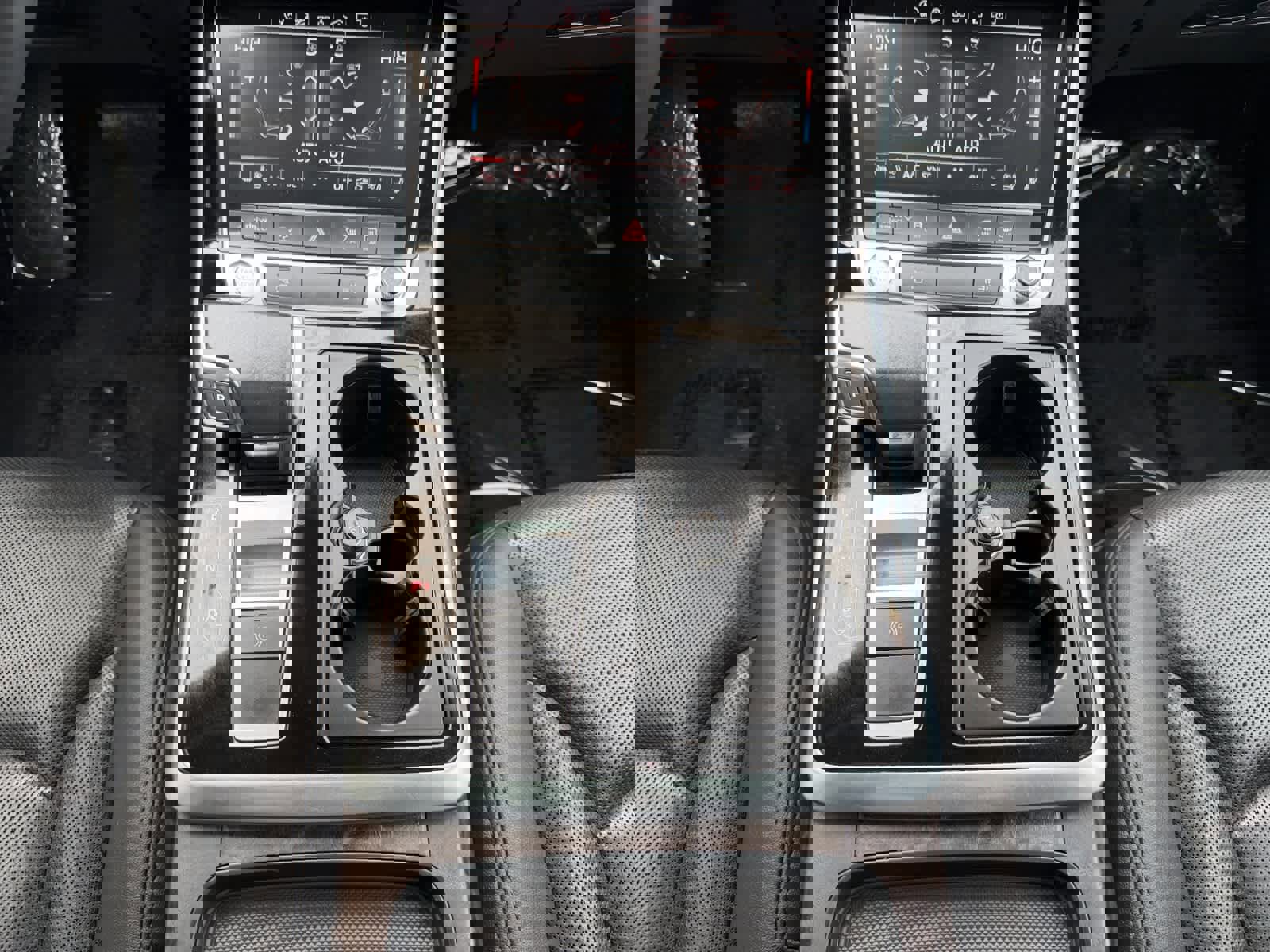 Used 2020 Audi Q7 3.0T Premium Plus w/ Premium Plus Package AWD/4WD image 12