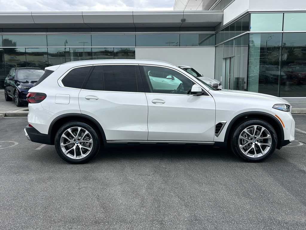 Used 2026 BMW X5 xDrive40i w/ Premium Package AWD/4WD image 6