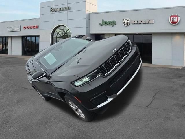Used 2022 Jeep Grand Cherokee L Limited AWD/4WD image 2