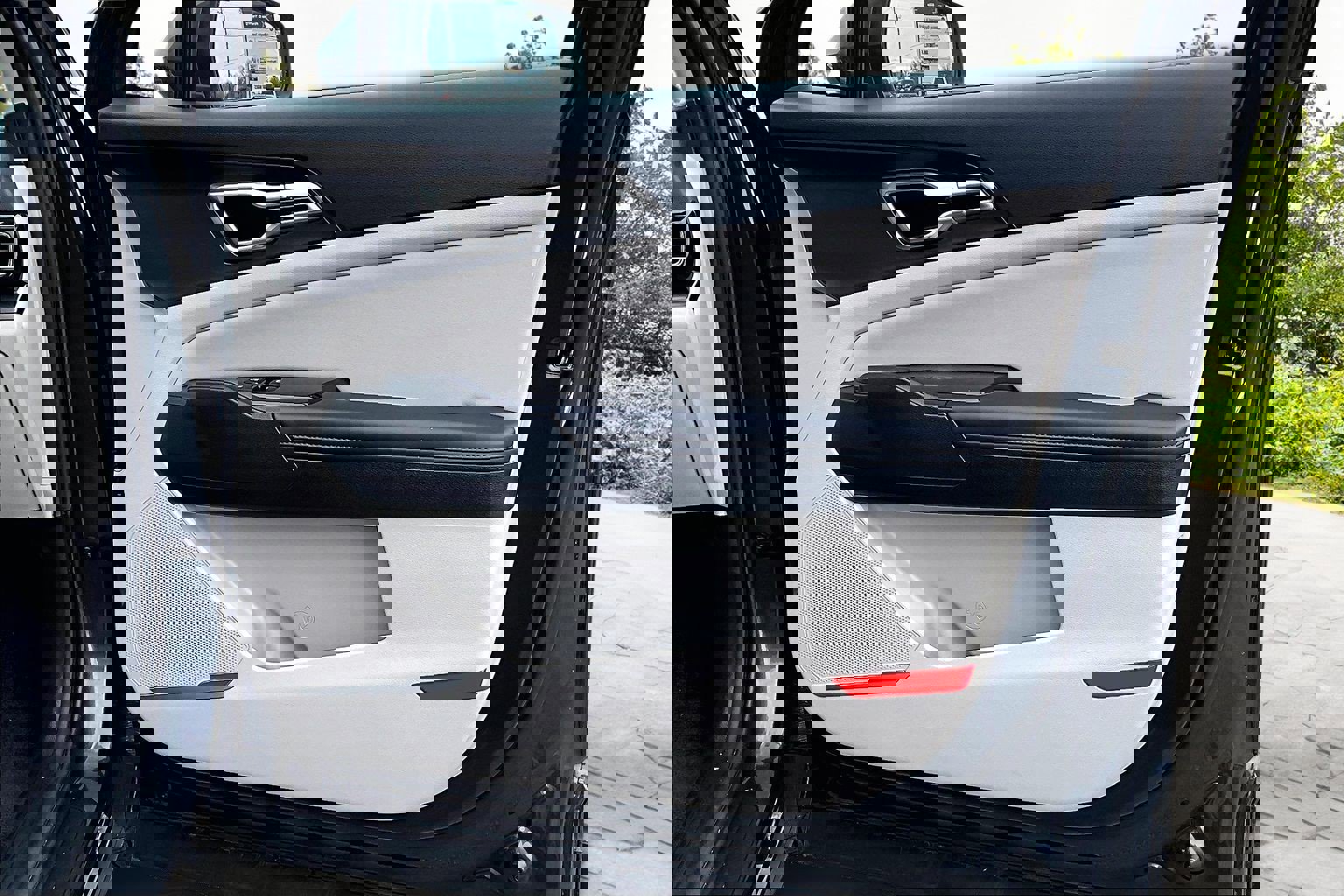 Used 2025 Kia Sportage EX image 24