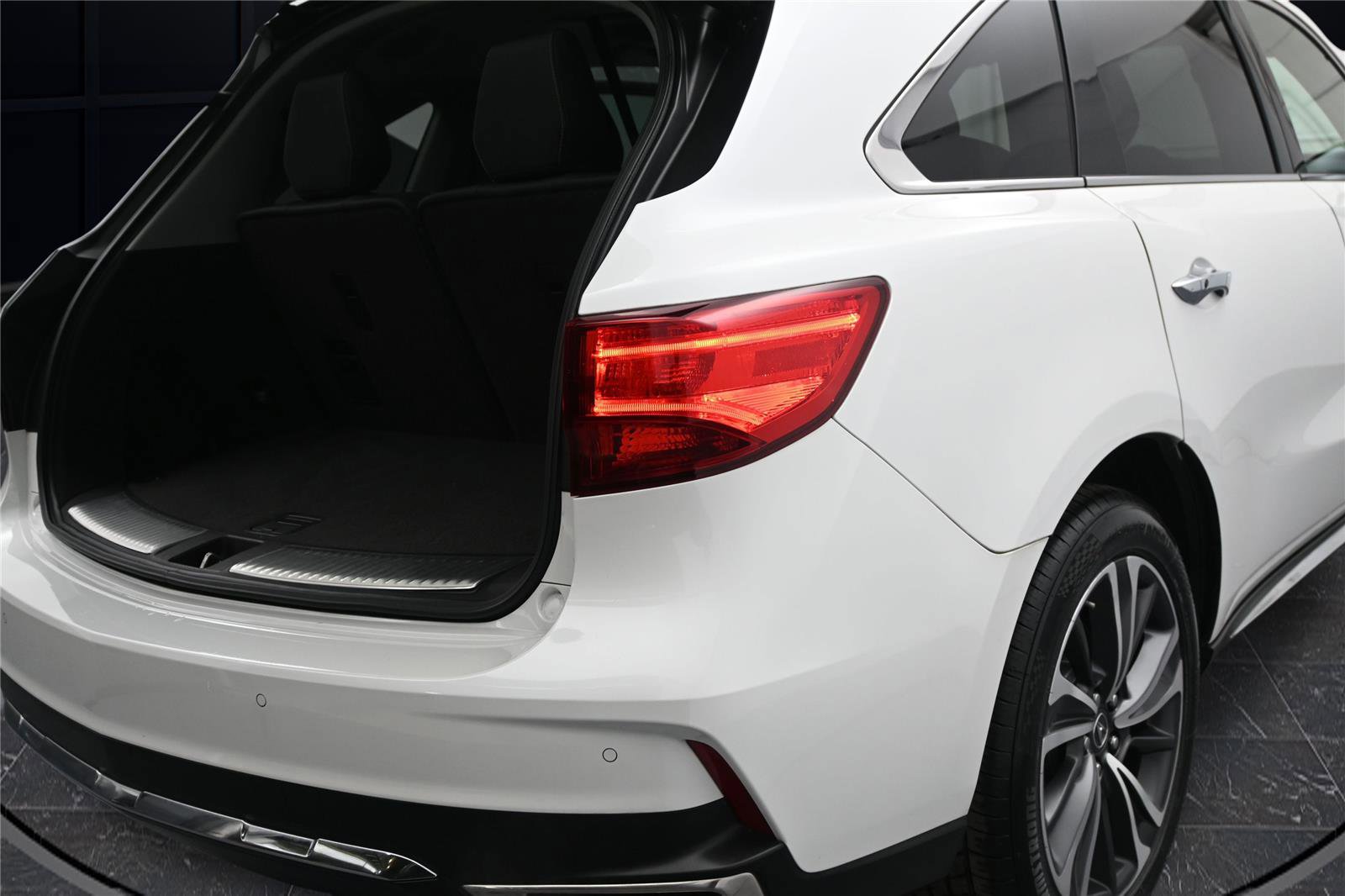 Certified 2020 Acura MDX SH-AWD w/ Technology Package image 12