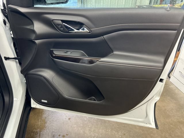 Used 2023 GMC Acadia AT4 w/ GMC Pro Grade Package AWD/4WD image 28