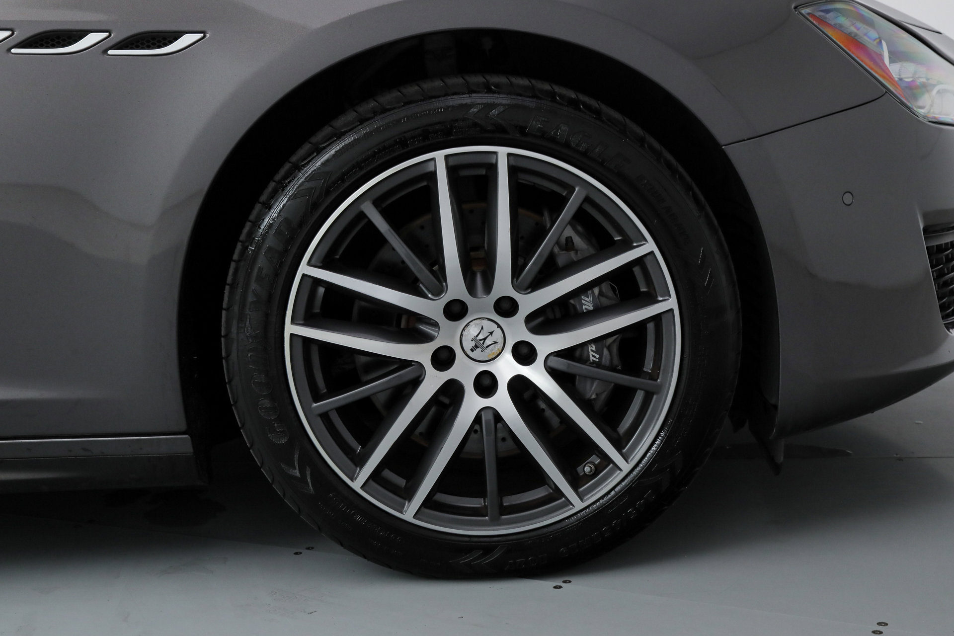 Used 2021 Maserati Ghibli S Q4 AWD/4WD image 23