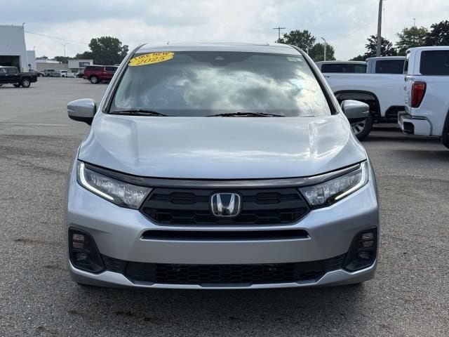 Used 2025 Honda Odyssey EX-L image 3