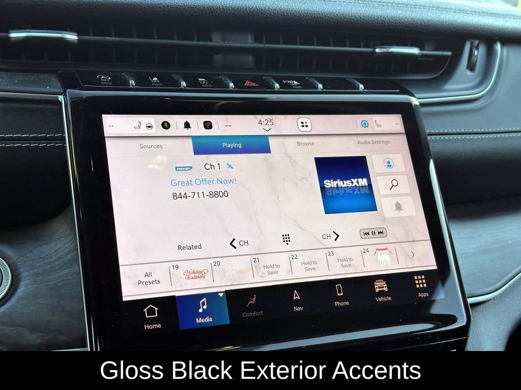 Used 2023 Jeep Grand Cherokee L Limited w/ Black Appearance Package image 30