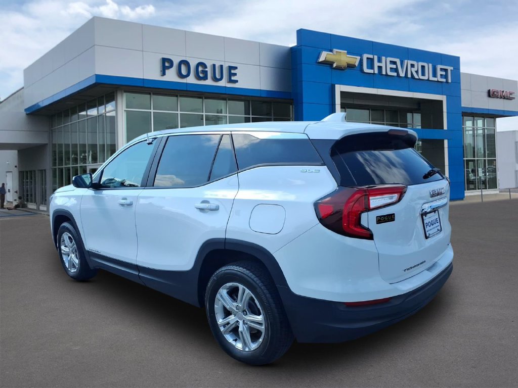 Used 2024 GMC Terrain SLE AWD/4WD image 3