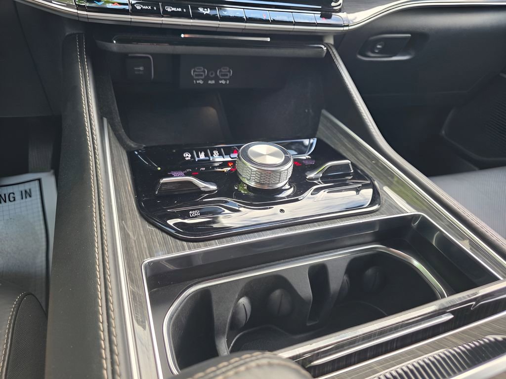 Used 2022 Jeep Wagoneer Series III image 31