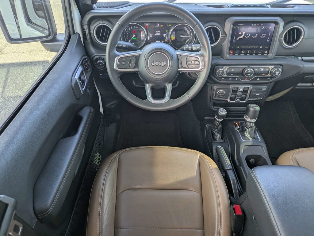 Used 2023 Jeep Wrangler Unlimited Sahara AWD/4WD image 15