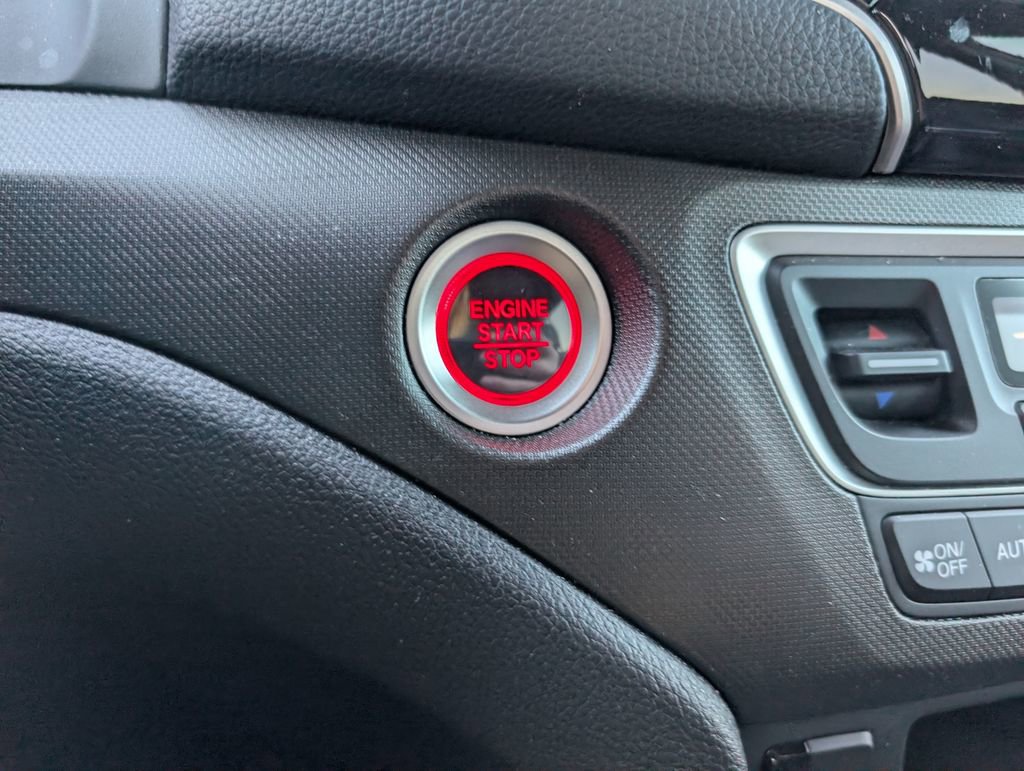 Used 2025 Honda Ridgeline TrailSport image 16