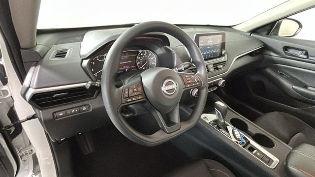 Used 2024 Nissan Altima 2.5 S AWD/4WD image 14