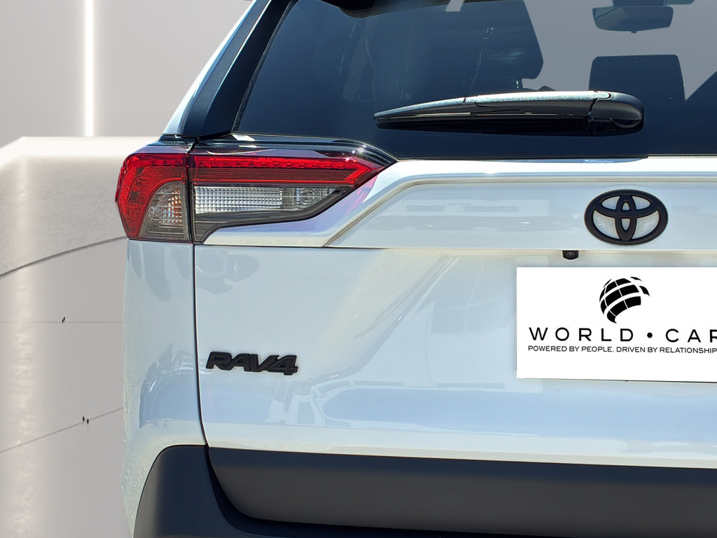 Used 2025 Toyota RAV4 XLE w/ Convenience Package FWD image 30