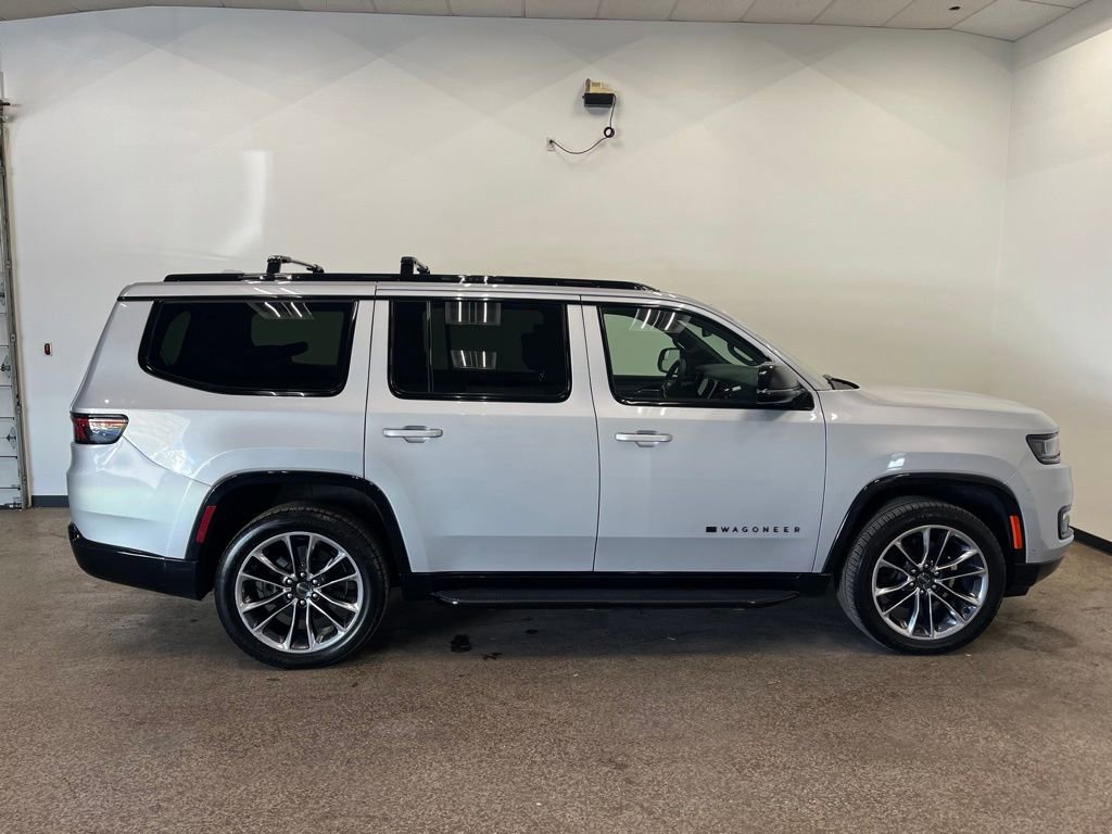 Used 2023 Jeep Wagoneer Series II AWD/4WD image 6
