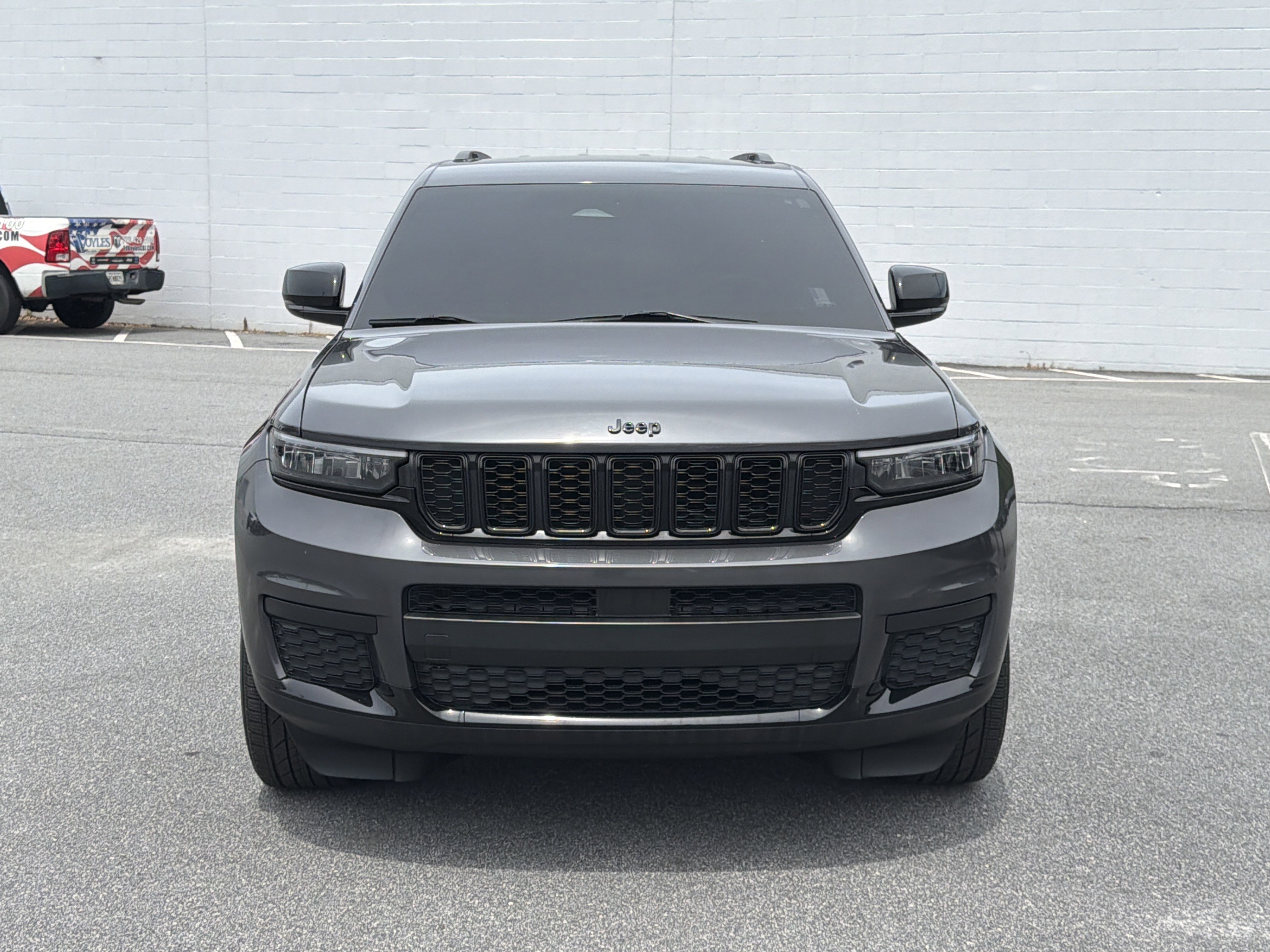 Used 2021 Jeep Grand Cherokee L Laredo RWD image 2