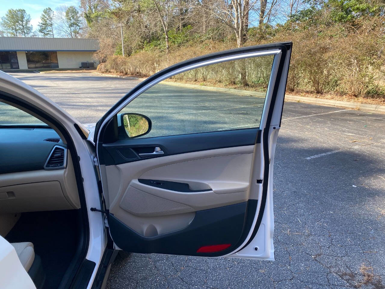 Used 2017 Hyundai Tucson Sport w/ Cargo Package image 47