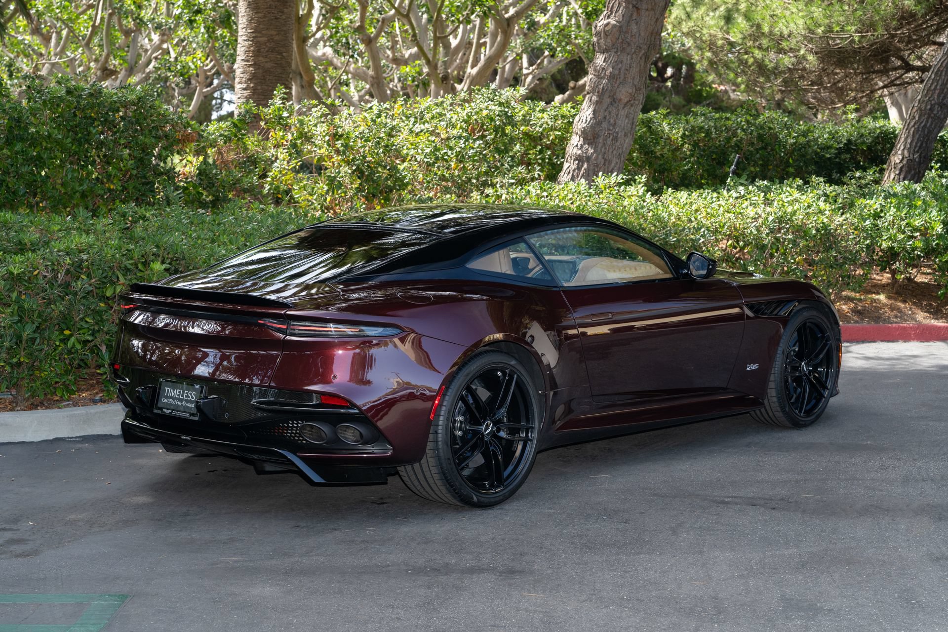 Used 2020 Aston Martin DBS Superleggera RWD image 22