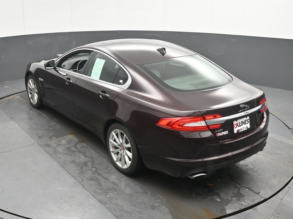 Used 2015 Jaguar XF Premium image 35