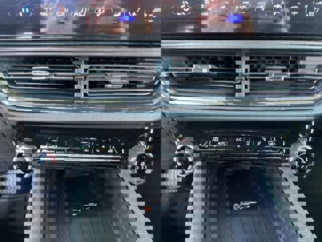 New 2026 Chevrolet Equinox EV RS image 18