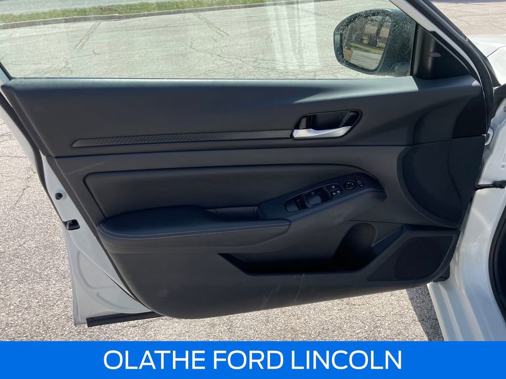 Used 2025 Nissan Altima 2.5 SV image 19