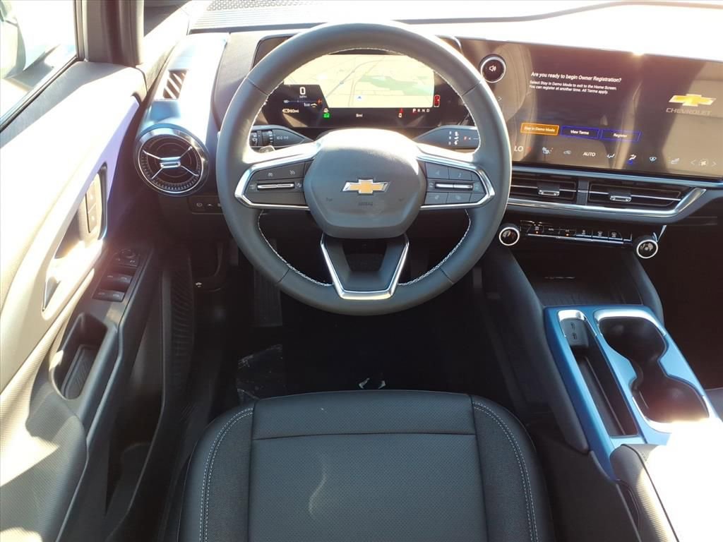 New 2026 Chevrolet Equinox EV LT image 11