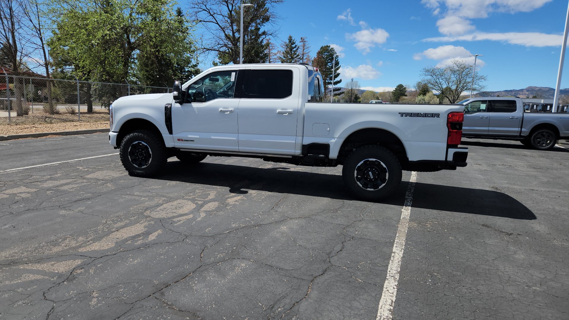 New 2026 Ford F350 Platinum w/ Tremor Off-Road Package AWD/4WD image 7