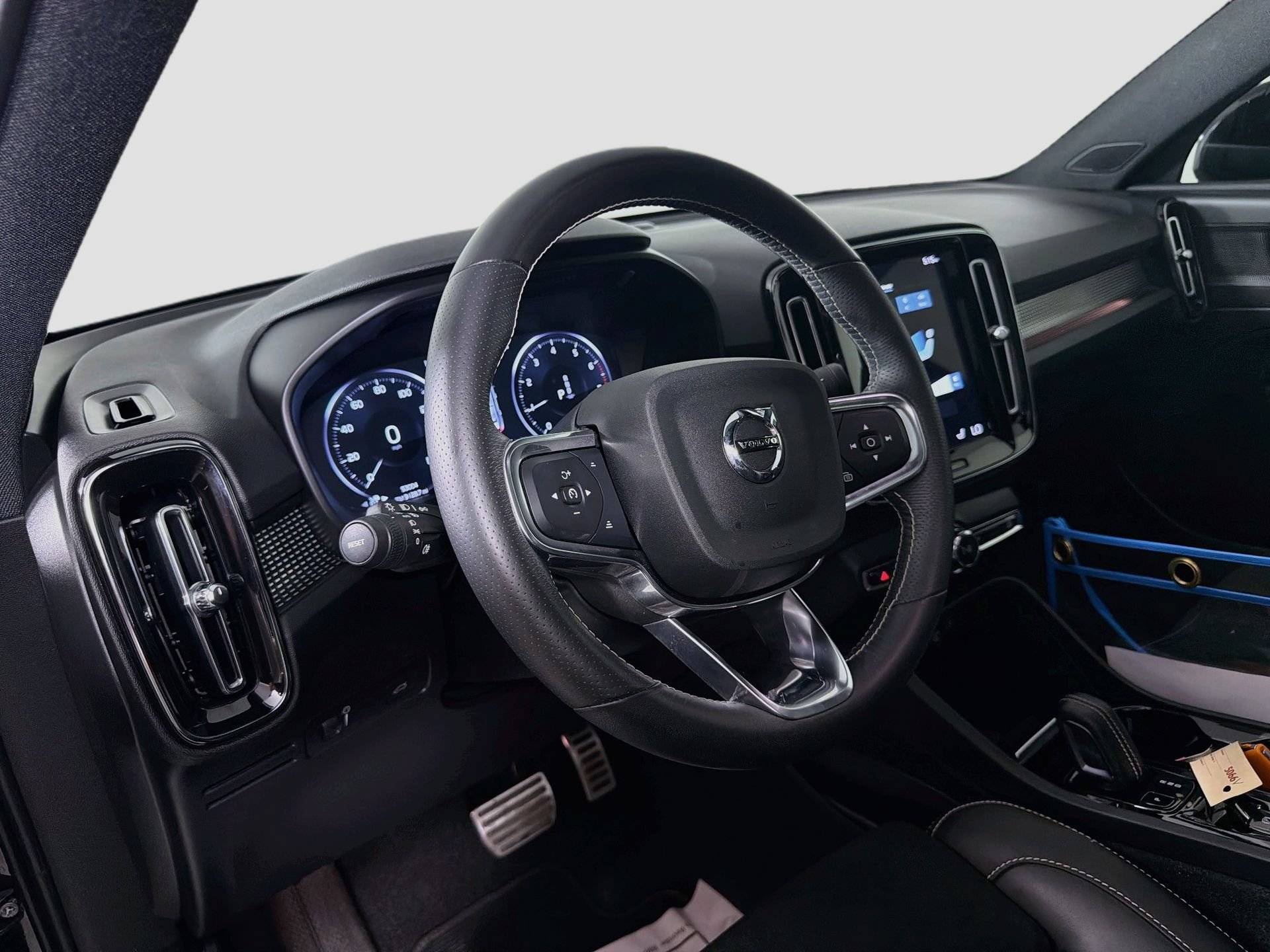 Used 2021 Volvo XC40 T5 R-Design w/ Advanced Package AWD/4WD image 10